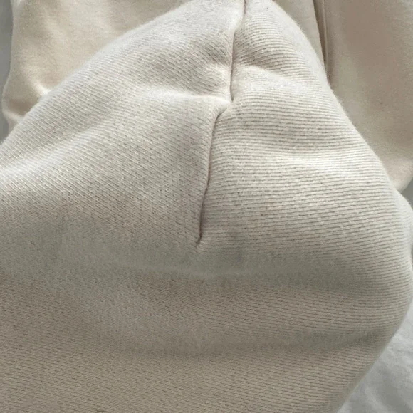 Essentials Fear of God Cream Hoodie - Picture 4 of 4